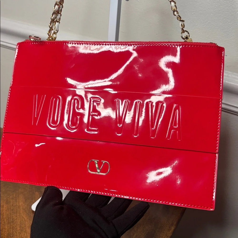 VALENTINO VOCE VIVA Red Patent Clutch with Elegant Gold Crossbody Chain - Picture 4 of 14